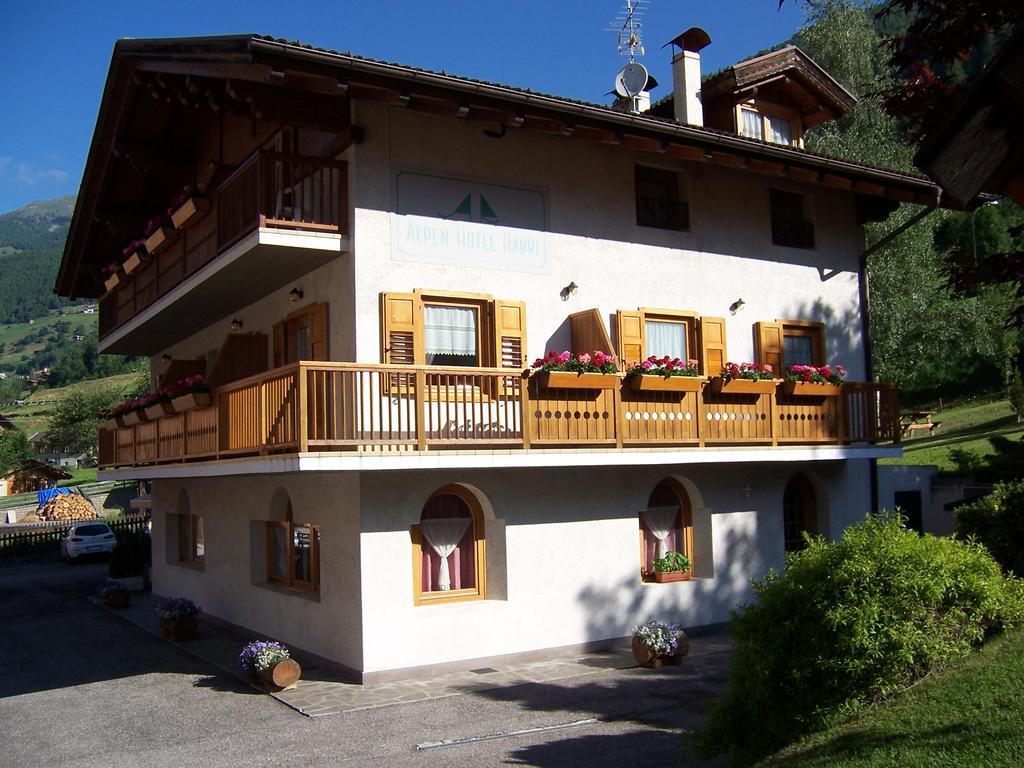 Alpen Hotel Rabbi Exterior photo